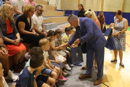 PRVI ŠOLSKI DAN RAKEK 10 FOTO LJUBO VUKELIČ